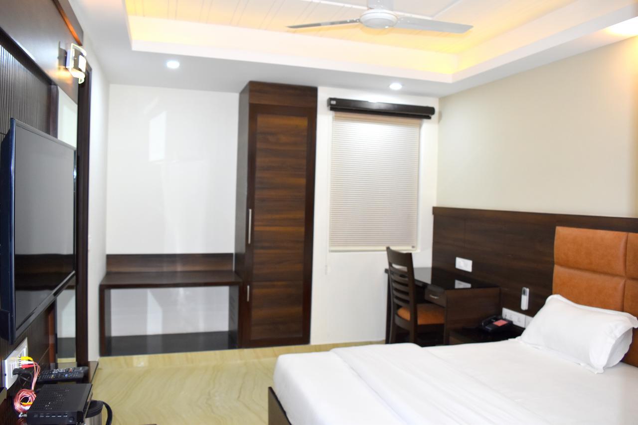 Hotel Tara Palace Redfort New Delhi
