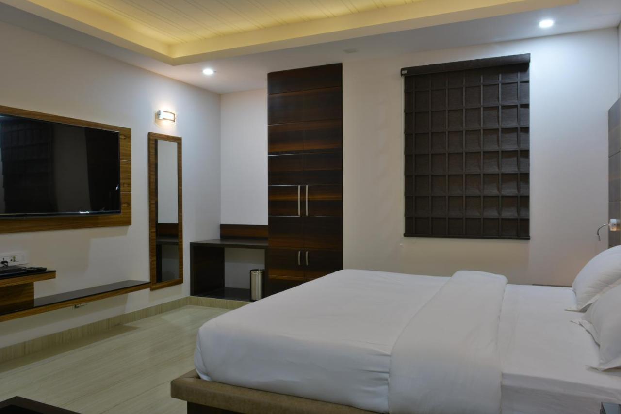 Hotel Tara Palace Redfort New Delhi