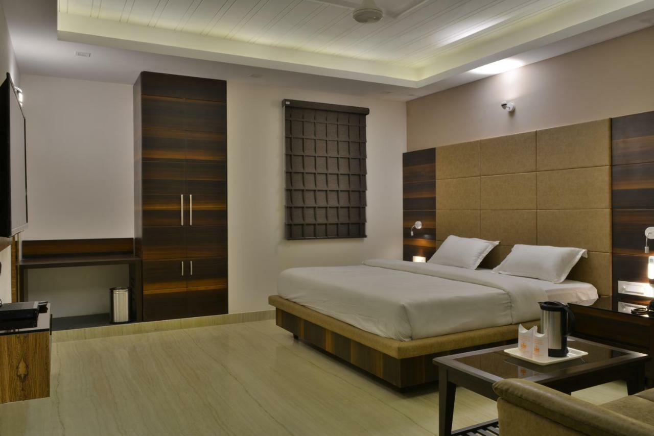 Tara Palace Redfort Hotel New Delhi